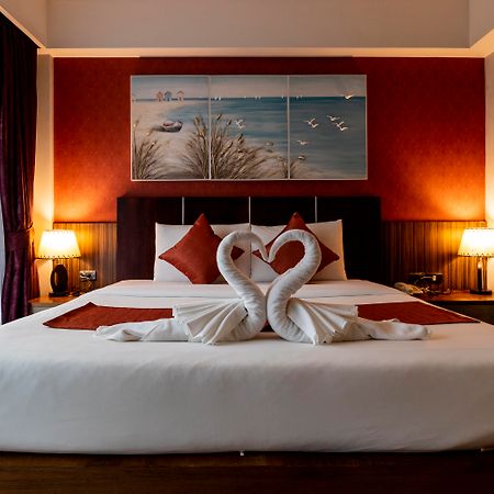 Di Pantai Boutique Beach Resort Patong Екстер'єр фото