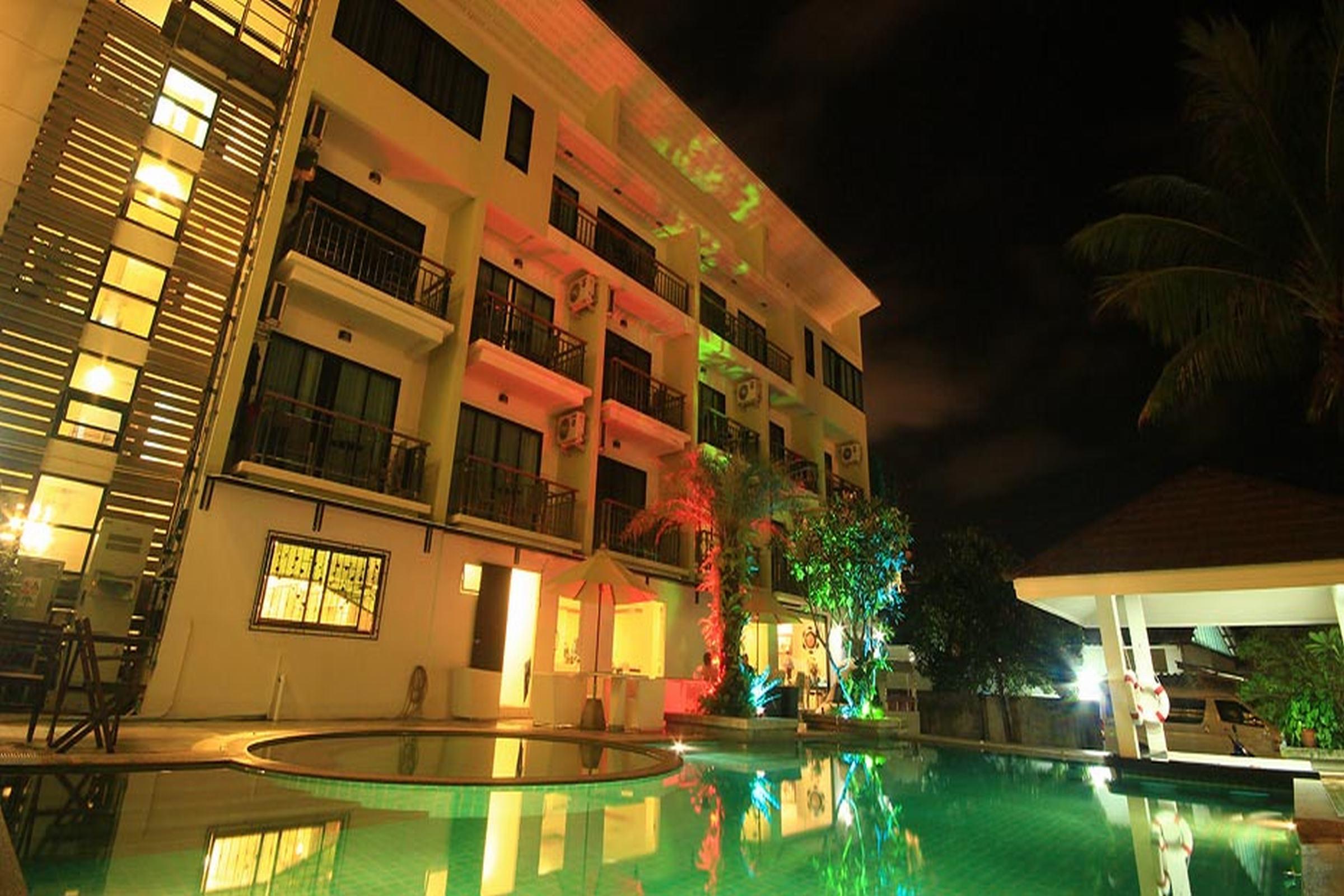 Di Pantai Boutique Beach Resort Patong Екстер'єр фото