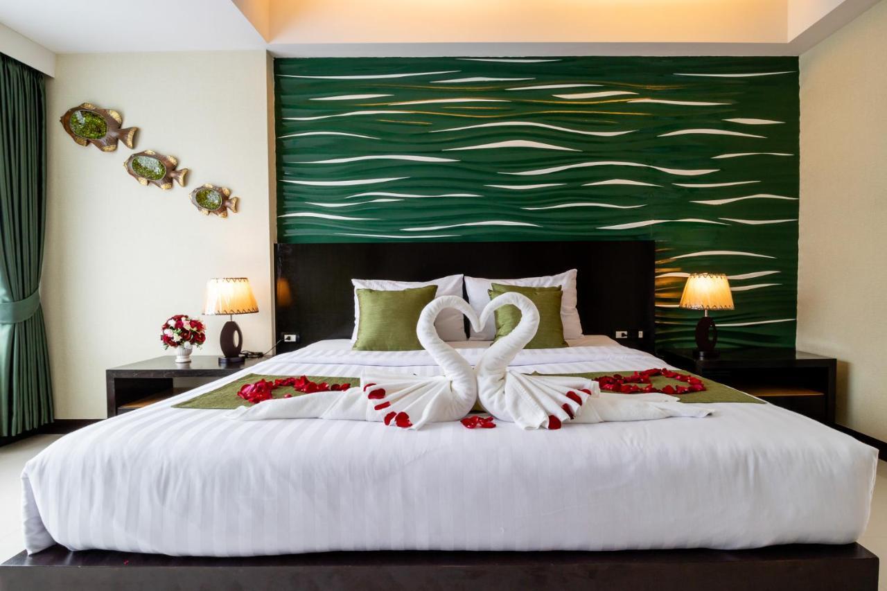 Di Pantai Boutique Beach Resort Patong Екстер'єр фото